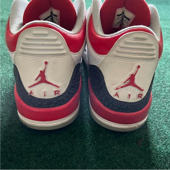 - jordan red 3s - Picture 4 of 4